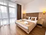 Семейный номер с балконом и диваном
