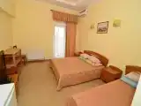 Трёхместный номер стандарт с французским балконом