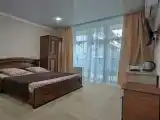 Двухместный номер с 1 кроватью с балконом (корпус 2)