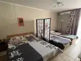 Четырёхместный номер Четырехместный номер с видом на тихую сторону