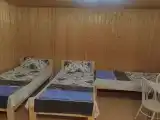 Трёхместный номер с удобствами 11