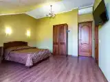 Четырёхместный номер на мансарде главный корпус