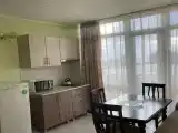 Апартаменты трехкомнатные с балконом