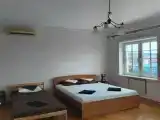 Трёхместный номер люкс с видом на горы