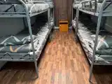 Многоместный мужской номер 6