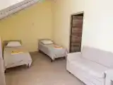 Четырёхместный номер 5 стандарт комфорт две односпальные кровати+диван