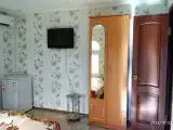 Трёхместный номер По домашнему уютный двухкомнатный номер с балконом.