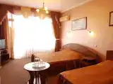 Трёхместный номер полулюкс с балконом