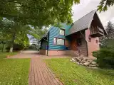 Современный дом на берегу водохранилища