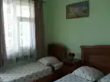 Трёхместный номер на 2-ом этаже