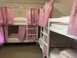 Многоместный женский номер эконом (душ/туалет общий)