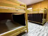 Многоместный смешанный номер 8-местный для мужчин и женщин