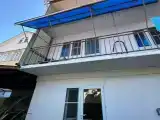 Двухместный номер с 2 отдельными кроватями и общей ванной комнатой