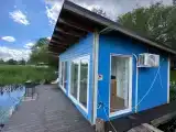 Плавучий домик-глэмпинг с видом на Минское море, без душа