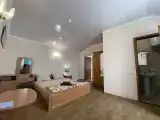 Семейный номер люкс с видом на горы