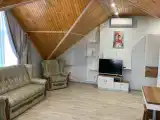 Четырёхместный номер с видом на соленое озеро и море