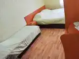 Трёхместный номер эконом с видом на город