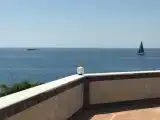 Трёхместный номер 2-х комнатный полулюкс 27 с видом на море первая линия