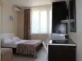 Двухместный  однокомнатный номер с детским диваном и балконом