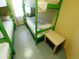 Многоместный женский номер кровать в общем 6-местном для женщин