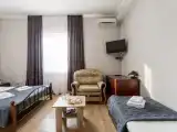Трёхместный номер стандартный, на первом этаже