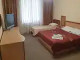 Трёхместный номер улучшенный с видом на город