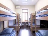 Многоместный смешанный номер кровать в общем 8-ми местном номере для мужчин и женщин