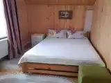 Двухместный номер с 1 кроватью и общим душем и санузлом на этаже
