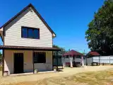 Дом с купелью и видом на горы