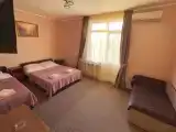Семейный номер 4. Семейный трехместный номер с балконом и видом на море и горы