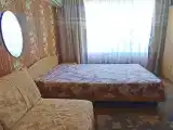 Трёхместный номер с двуспальной кроватью + доп.место (раскладное кресло) без балкона