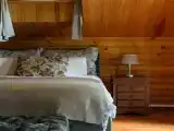 Уединённый дом на берегу живописной заводи
