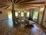 Круглый дом в горах