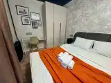 Двухкомнатная квартира люкс класса с камином в центре