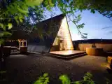 Уютный, вместительный А-фрейм с видом на горы