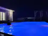 Family Home — загородный дом с бассейном