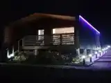 Уютный дом с баней и бассейном на берегу реки Волхов