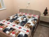Уютная комната с двуспальной кроватью