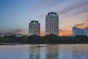HUALUXE Kunshan Huaqiao by IHG, Шанхай