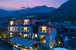 Qiaomuxing Mansion | Tea Horse Road Hidden Wood Mansion Hotel, Лицзян
