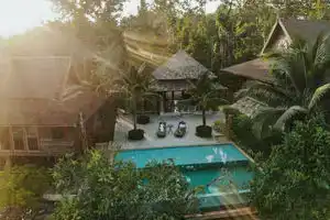 Royal Train Garden Resort, Бан Понг