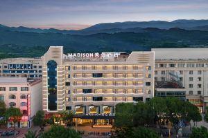 Madison Hotel, Дали