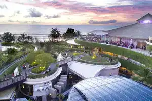 Отель «Yello Kuta Beachwalk Bali», Кута