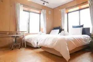 La Siesta, Остров Мияко
