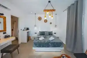 Tre Fiori - The Retreat Suites, Фира