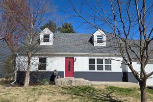 Speedway Large Home- 4 bed/2 bath walking distance to Motor Speedway., Индианаполис