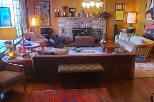 Experience The Real Las Vegas in The Historical Downtown Arts District ., Лас-Вегас