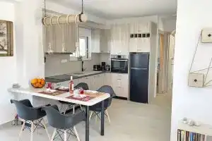 Phaedra House for Relaxing Holidays Near Platanias, Малеме