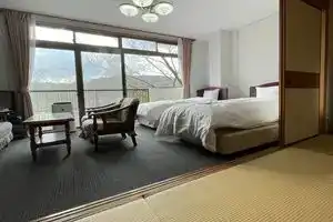 Tokoh Hotel, Хамада