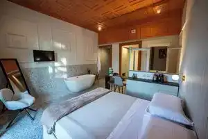 Des Bains Chambre & Suite, Ачиреале